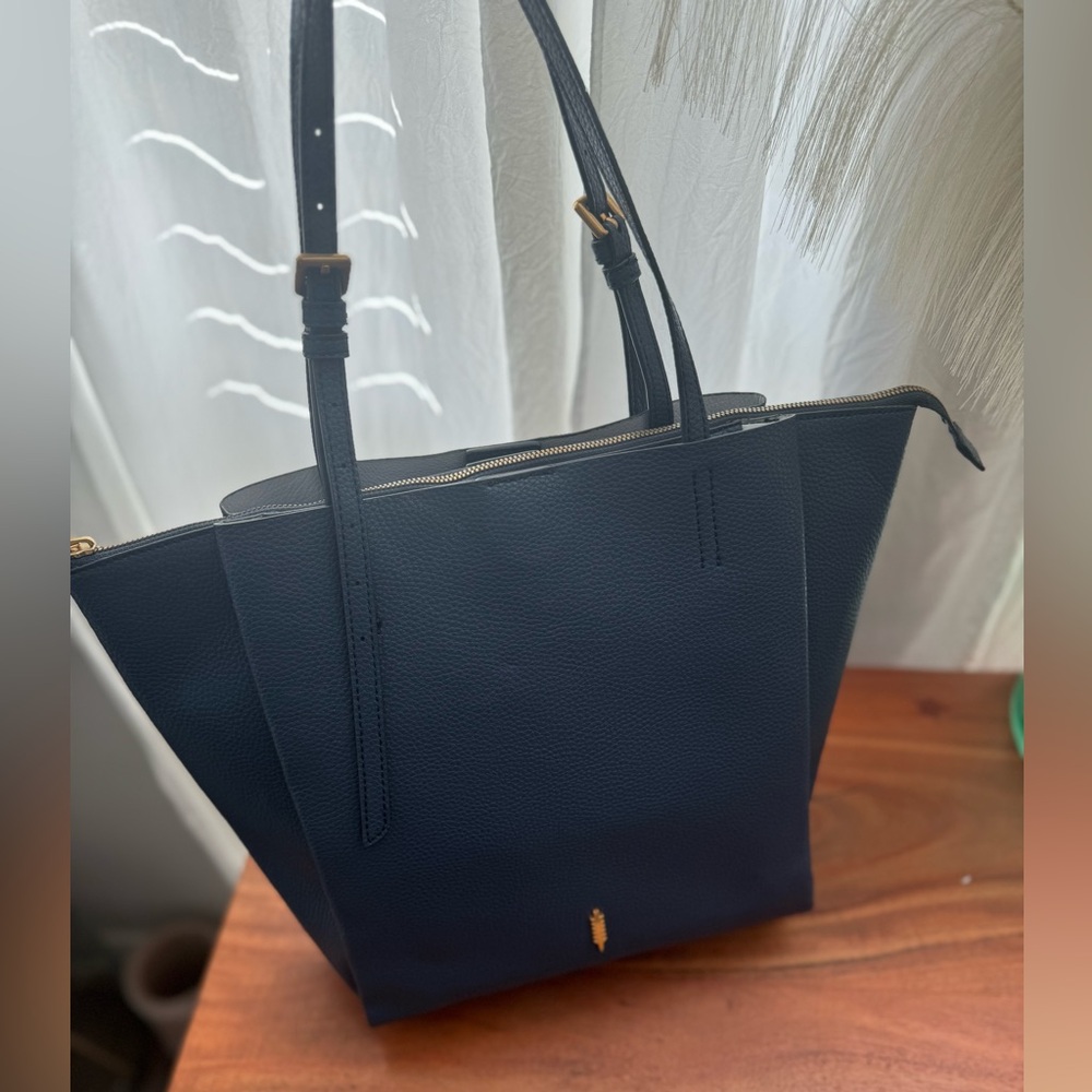 Thacker Vern tote